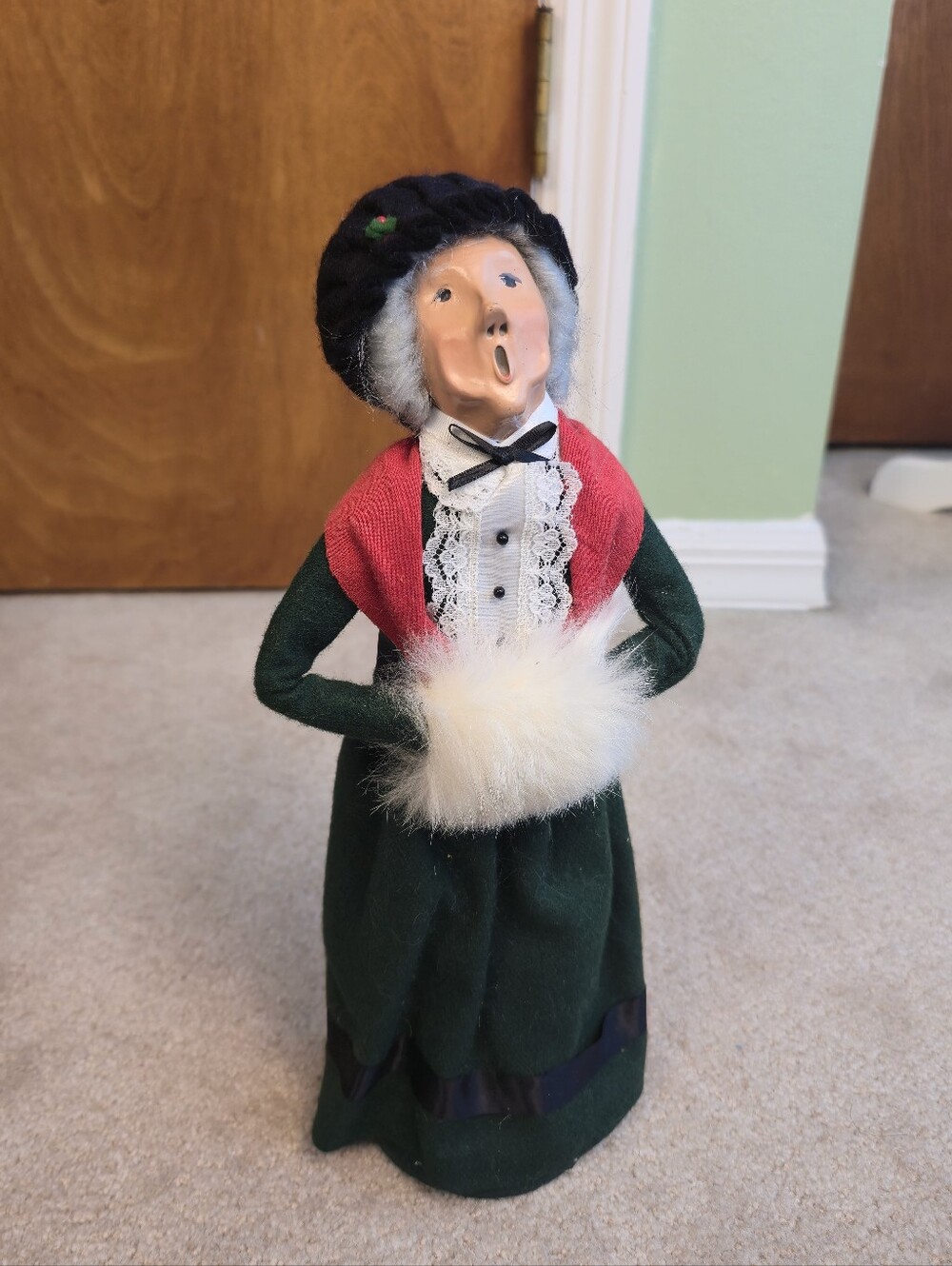 Byers' Choice Ltd. The Carolers Christmas 1986